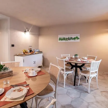 Ca' Ginet Oda ve Kahvaltı 3*